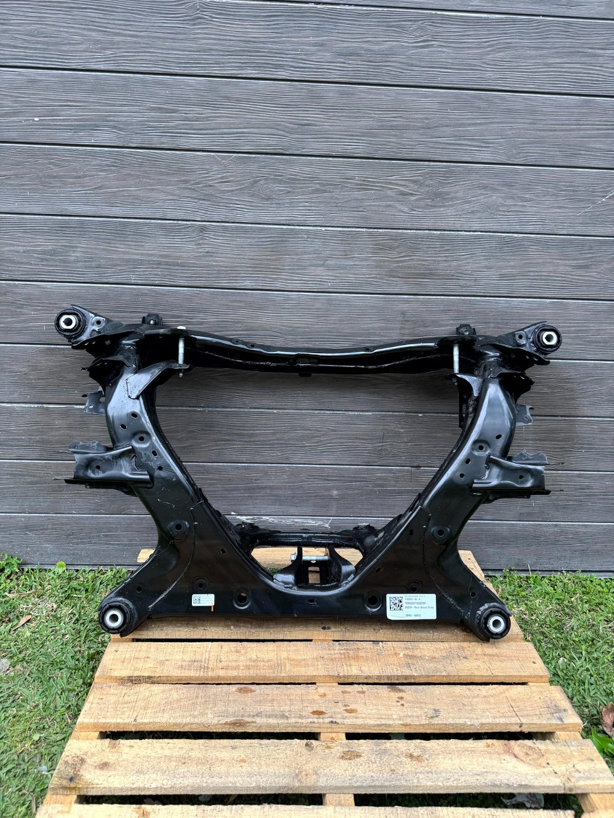 2017 - 2023 TESLA MODEL 3 REAR SUBFRAME CROSSMEMBER CRADLE OEM, 1103557-00-A