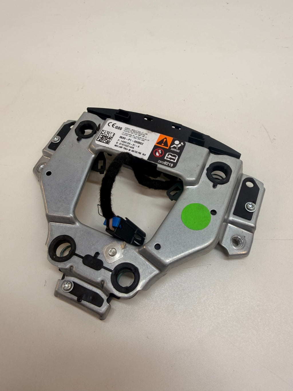 2012-2021 TESLA S Steering Wheel Retainer Plate Bracket 0589-P1-000552