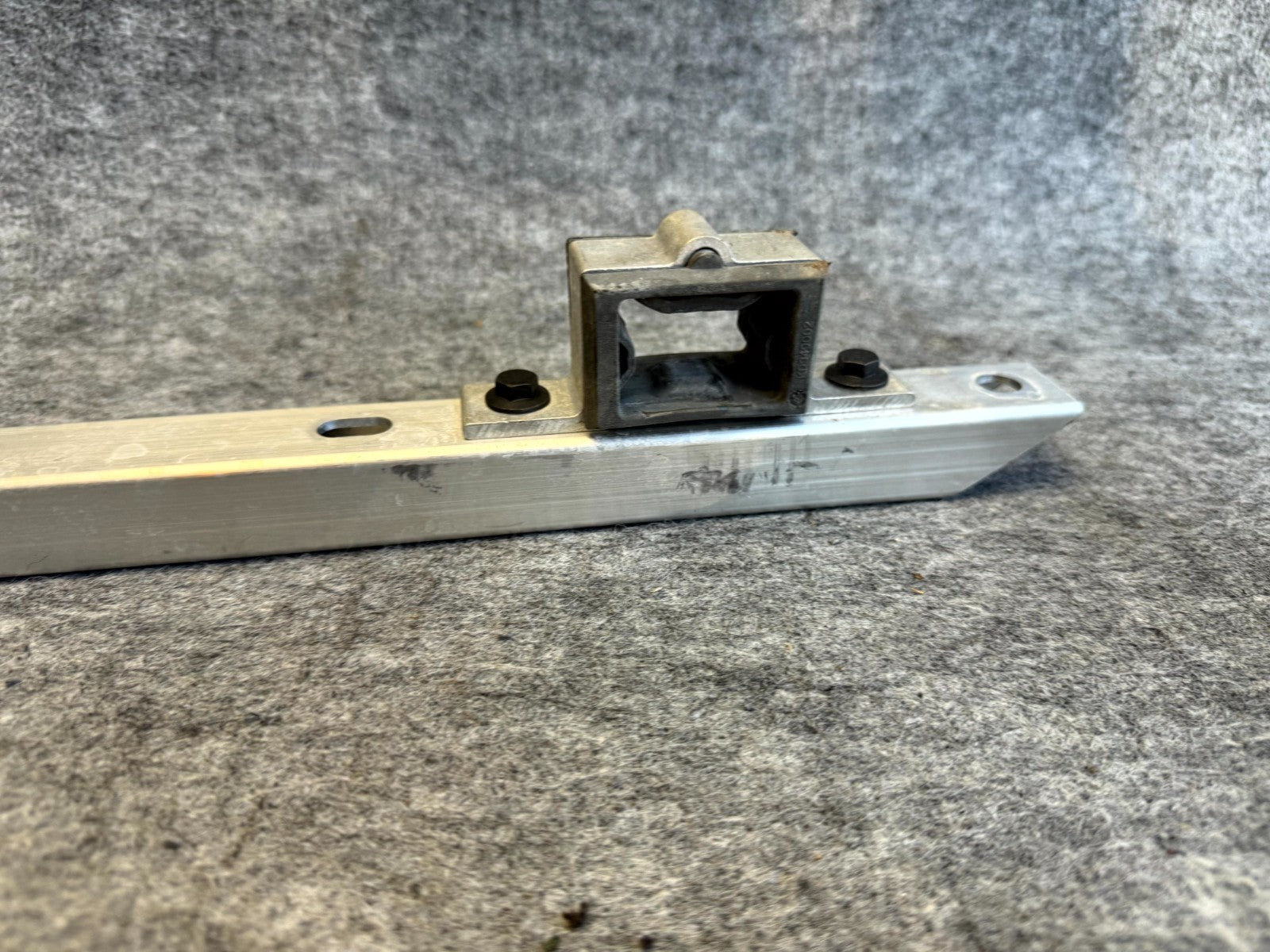 ♦️17-23 TESLA MODEL 3 FRONT TRUNK REINFORCEMENT BRACKET SUPPORT OEM, 110477700A