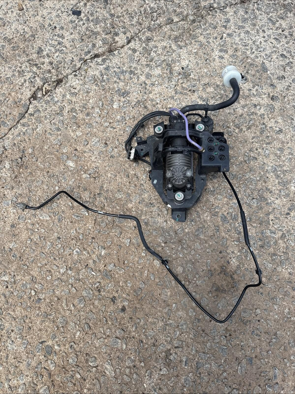 ♦️2016-2022 Tesla S X OEM Wabco Suspension Air Compressor OEM, 10R-056089