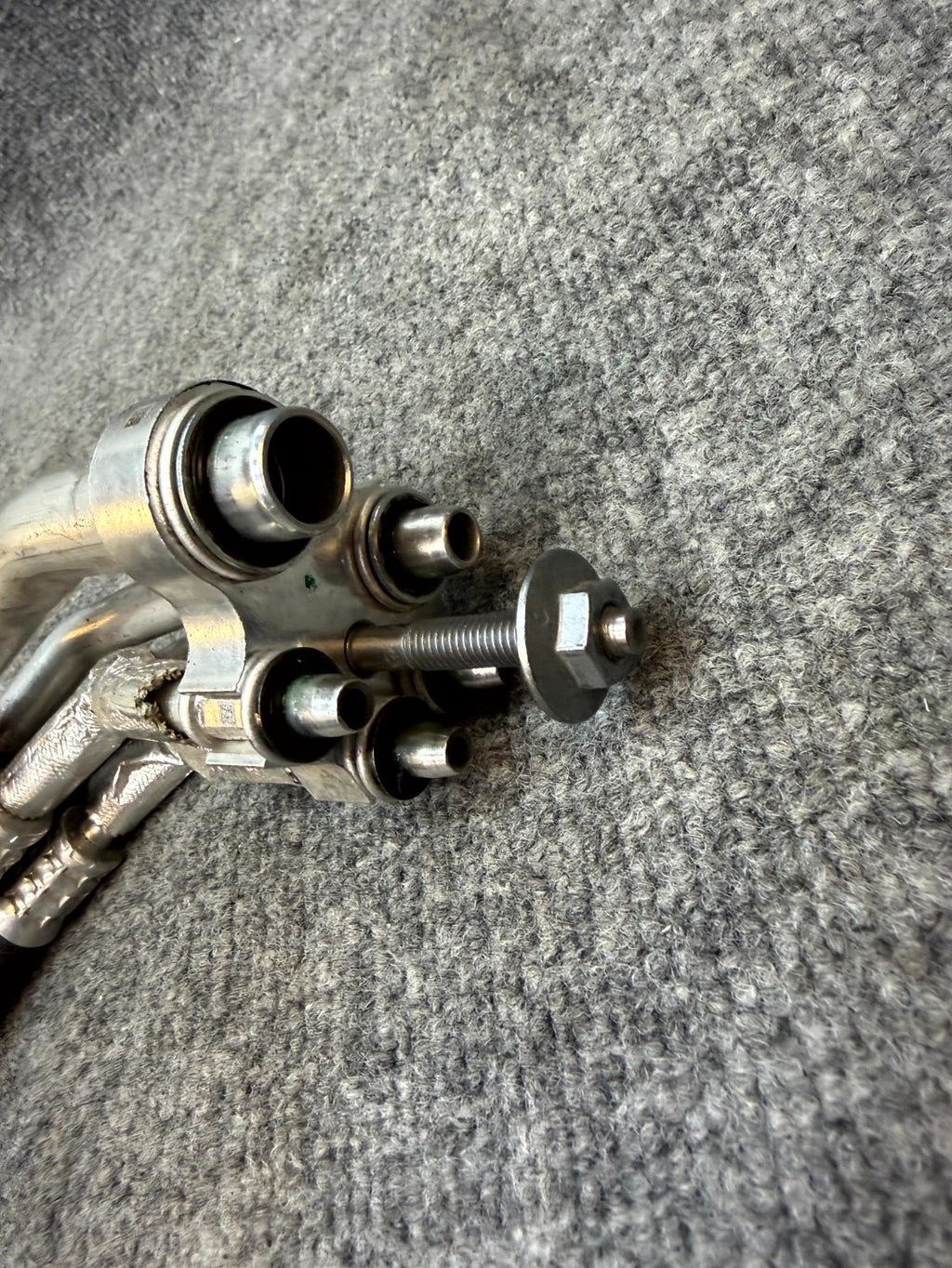 2020-2024 TESLA MODEL Y AC LINE SUPERMANIFOLD COMPRESSOR PIPE OEM, 1626700-00-E