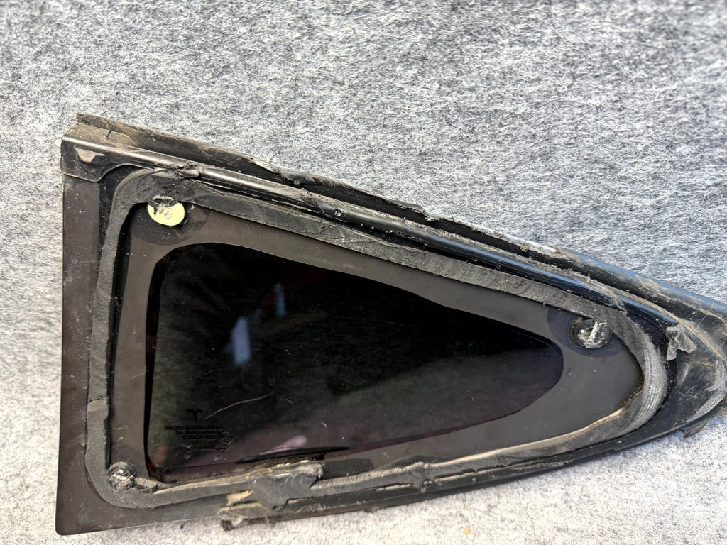 ♦️2017-2023 TESLA MODEL 3 REAR RIGHT SIDE QUARTER WINDOW GLASS OEM, 1080706-00-H