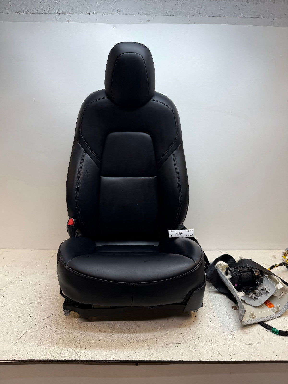 2017-2023 Tesla Model 3 Front Left Driver Side 1st Row Seat Black 1456942-00-E