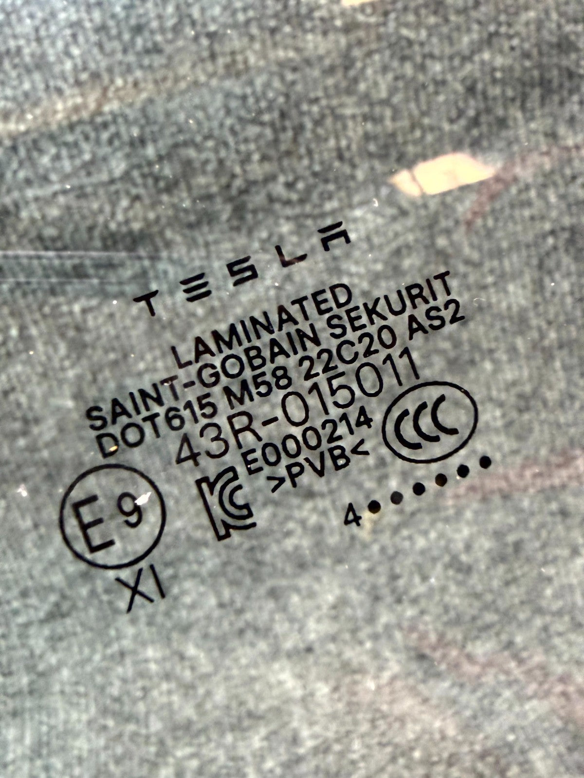 2020 - 2024 TESLA MODEL Y FRONT LEFT SIDE DOOR WINDOW GLASS OEM, 43R-014955