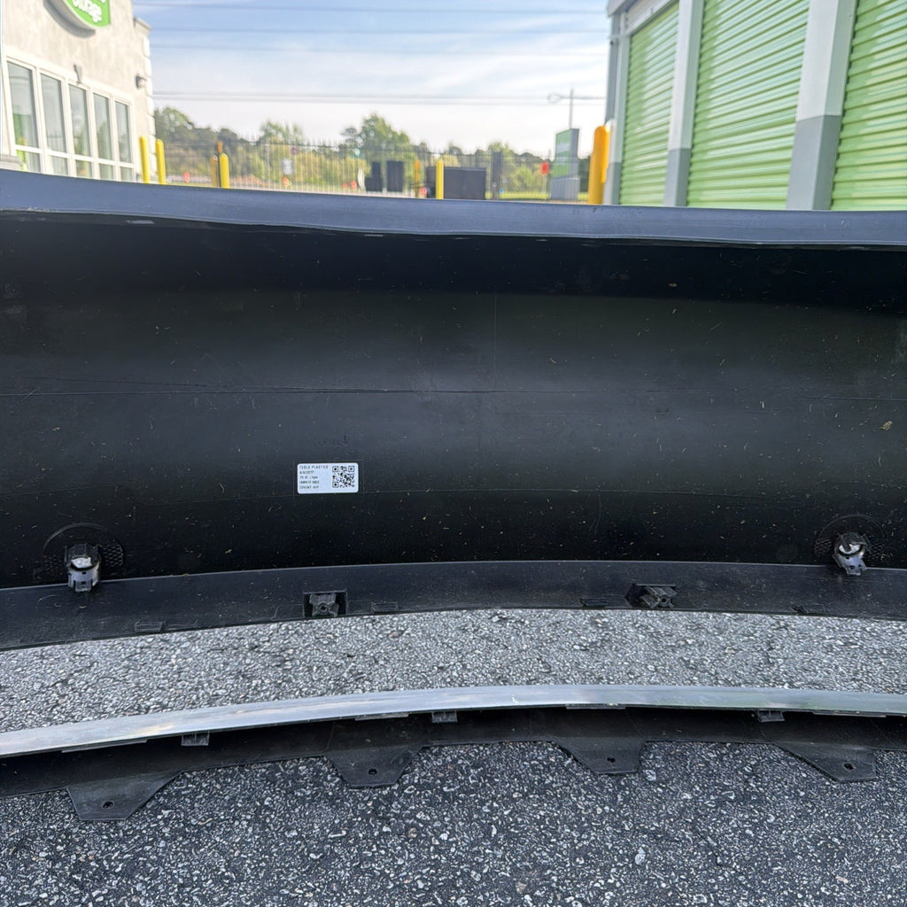 OEM 2019-2023 Tesla Model 3 Front Bumper Cover Assembly w/sensors 1084168-S0-E