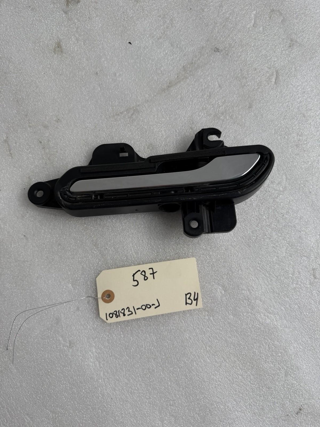 ♦️2017-2023 TESLA MODEL 3 REAR LEFT SIDE EXTERIOR DOOR HANDLE OEM, 1081831-00-J