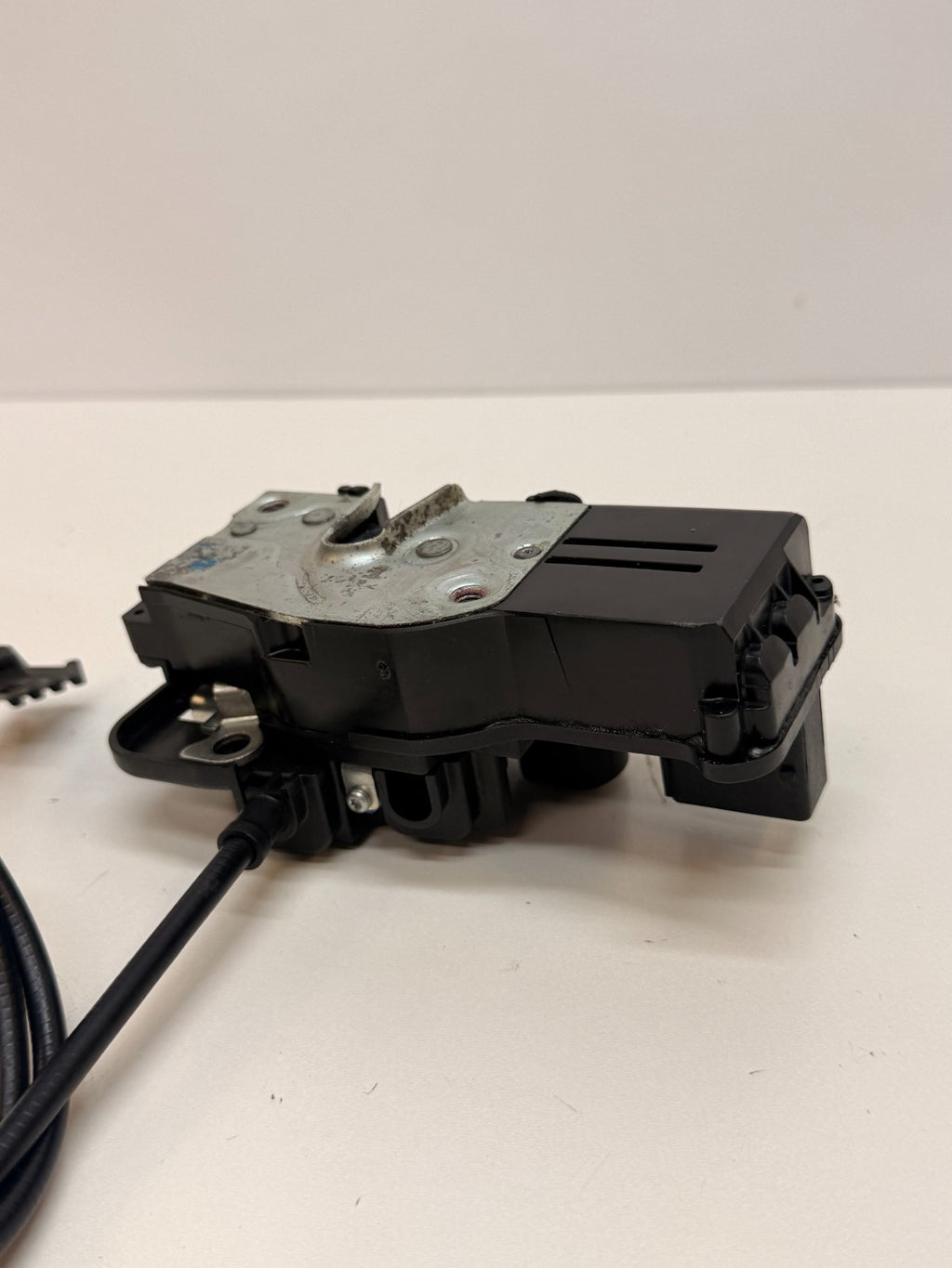 12-20 Model S Rear Passenger Side Door Lock Latch Actuator Right 6008914-00-D