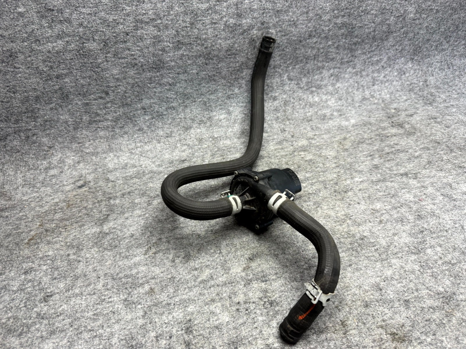 ♦️16-20 TESLA MODEL S COOLANT SYSTEM AUXILIARY WATER COOLANT PUMP OEM,103534800F