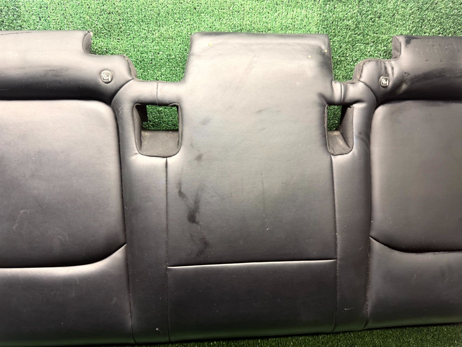 ♦️2020–2024 TESLA MODEL Y REAR 2ND SEAT LOWER CUSHION BLACK OEM, 1552127-00-A