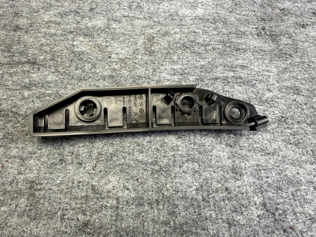 ♦️2017 - 2023 TESLA MODEL 3 FRONT RIGHT FENDER BUMPER BRACKET OEM, 1084181-00-E
