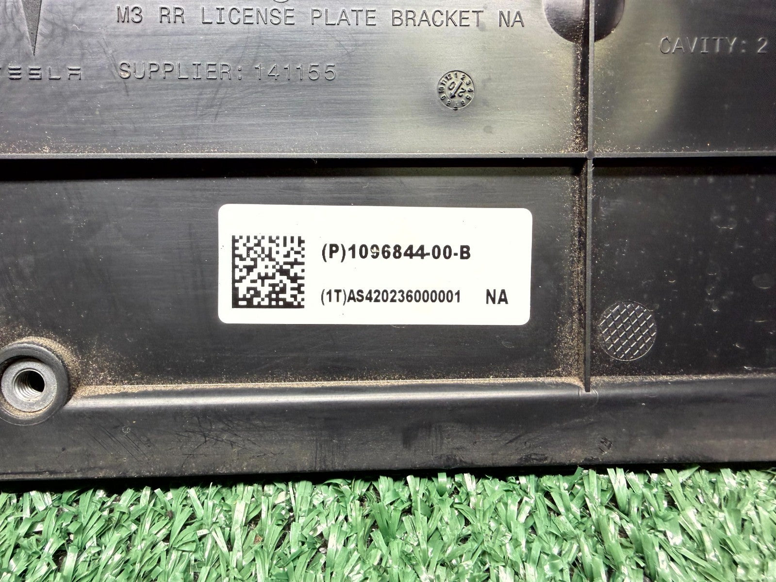 ♦️2020 - 2023 TESLA MODEL Y REAR LICENSE PLATE HOLDER BRACKET OEM, 1096844-00-B