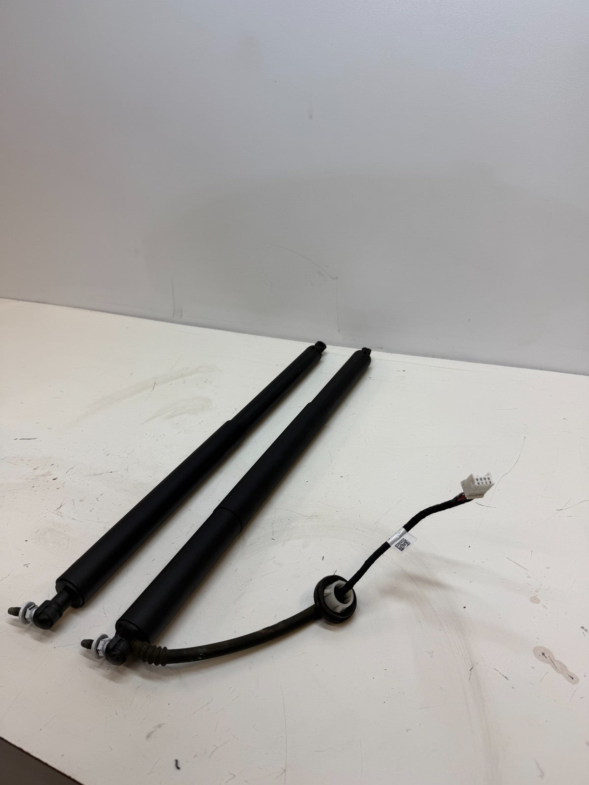 2020-2023Tesla Model Y Liftgate Trunk Struts Shocks Set 1500601-00-B