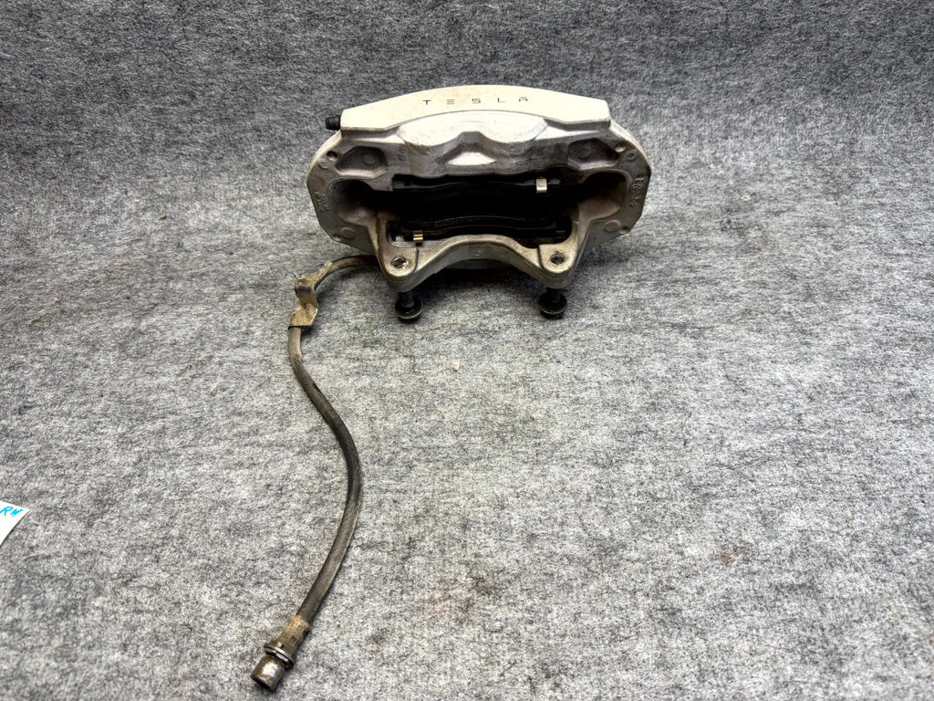 ♦️17–23 TESLA MODEL 3 FRONT RIGHT CALIPER W/ BRAKE HOSE LINE OEM, 1044622-00-E