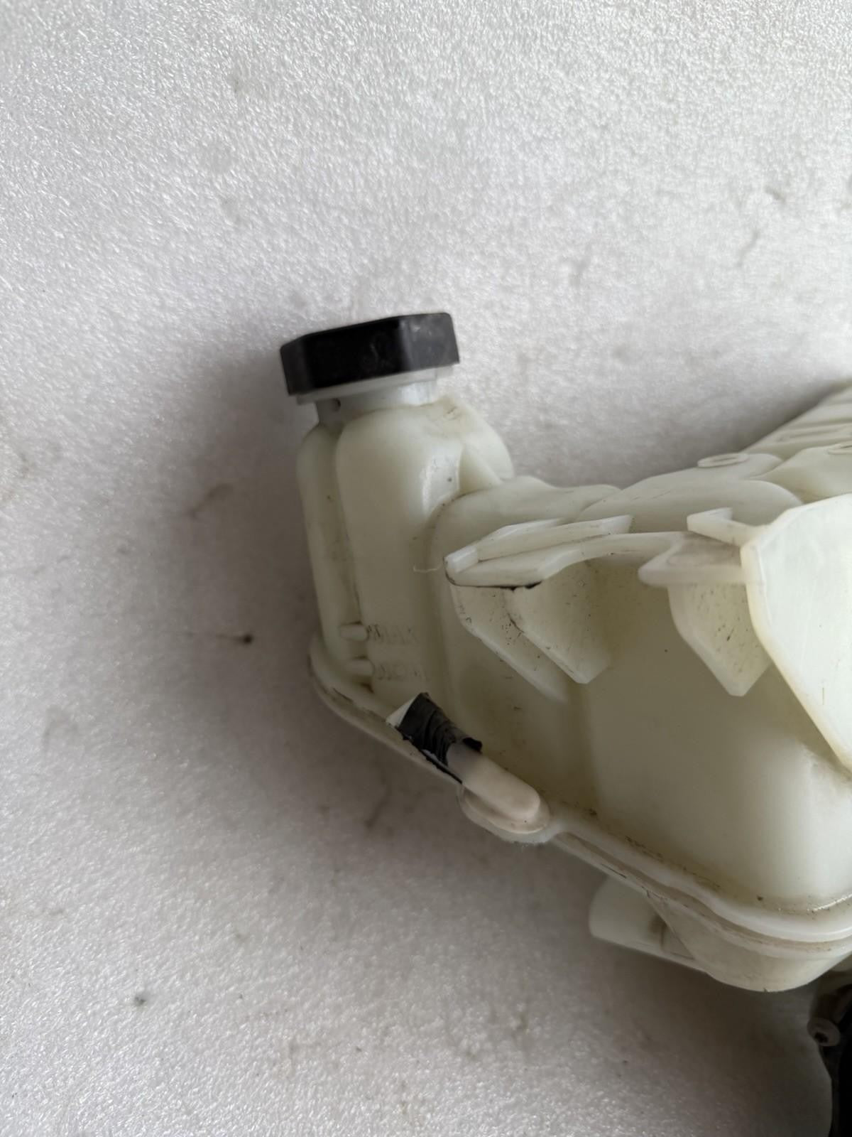 ♦️2017 - 2023 TESLA MODEL 3 COOLANT EXPANSION TANK WITH PUMP OEM, 1097016-00-D