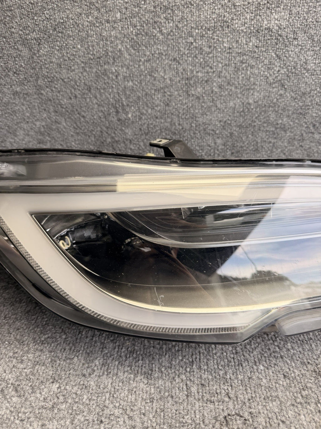 OEM  2016-2020 Tesla Model S Right Passenger Side Headlight 1053571-00-B