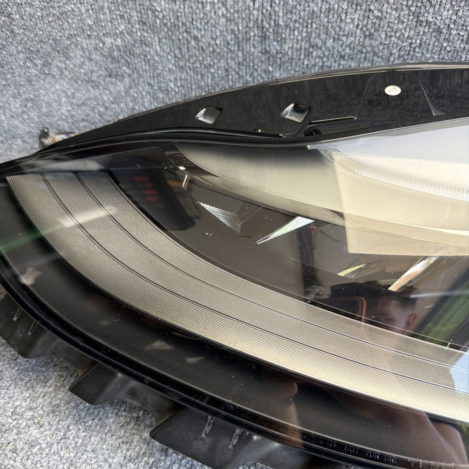 2021-2023 TESLA MODEL 3 Y LEFT HEADLIGHT PROJECTOR MATRIX 2ND GEN 1514952-00-C