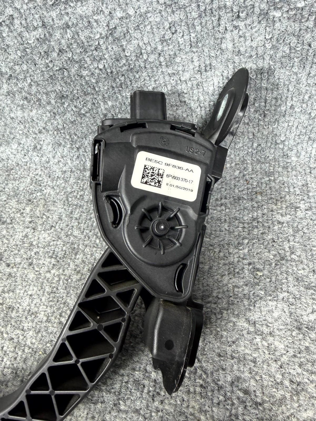 2012 - 2020 Tesla Model S Accelerator Throttle Pedal Assembly OEM, 6PV933370-17