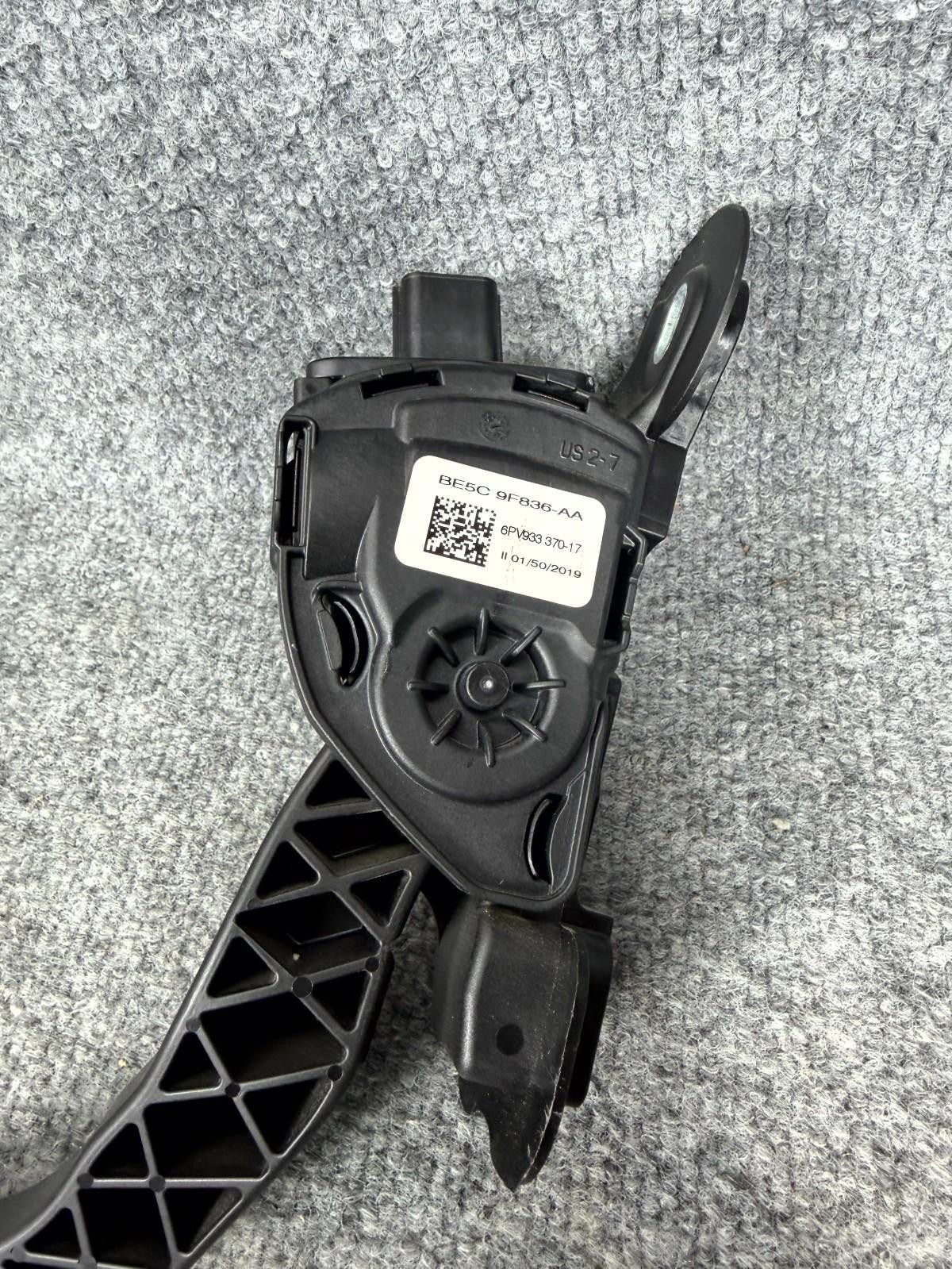 2012 - 2020 Tesla Model S Accelerator Throttle Pedal Assembly OEM, 6PV933370-17