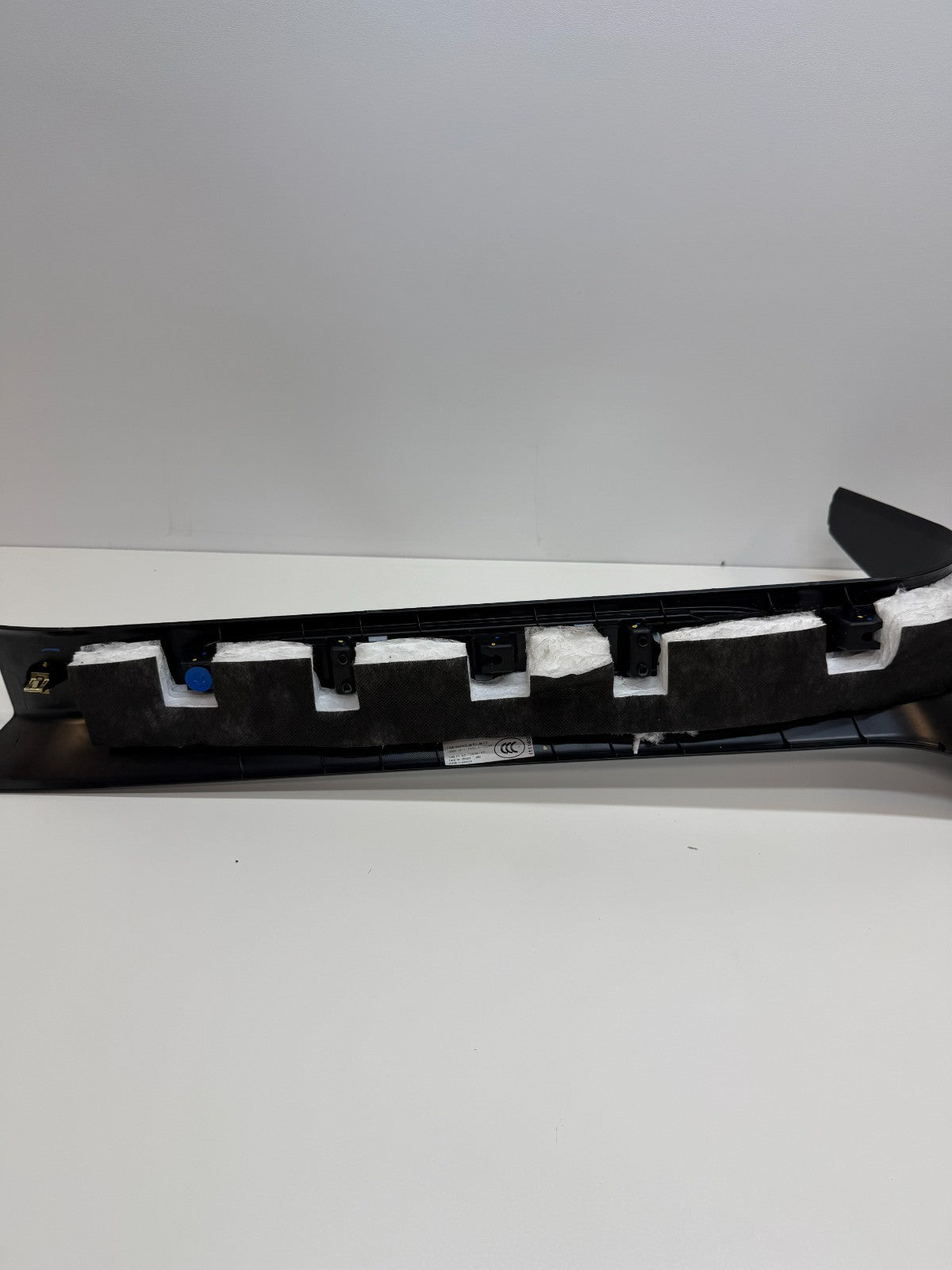 12-20 Tesla S Front Right Passenger Sill Plate Trim Cover Panel 1030391-00-F