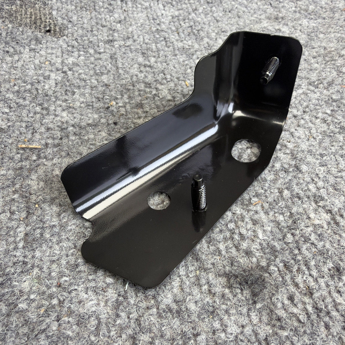 NEW! Tesla Model Y Front Right Fender Bracket 1487440-00-A