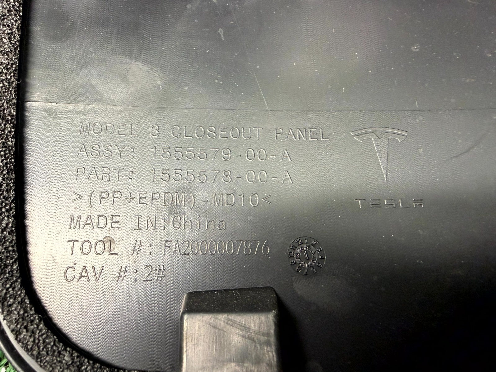 ♦️2017–2023 TESLA MODEL 3 FRONT FRUNK CLOSEOUT HOOD LOCK COVER OEM, 1555578-00-A