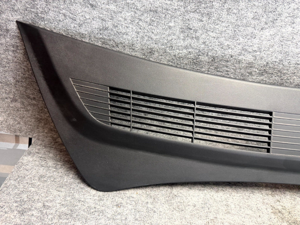 ♦️17-23 TESLA MODEL 3 FRONT WINDSHIELD COWL VENT COVER PANEL OEM, 1081675-00-E