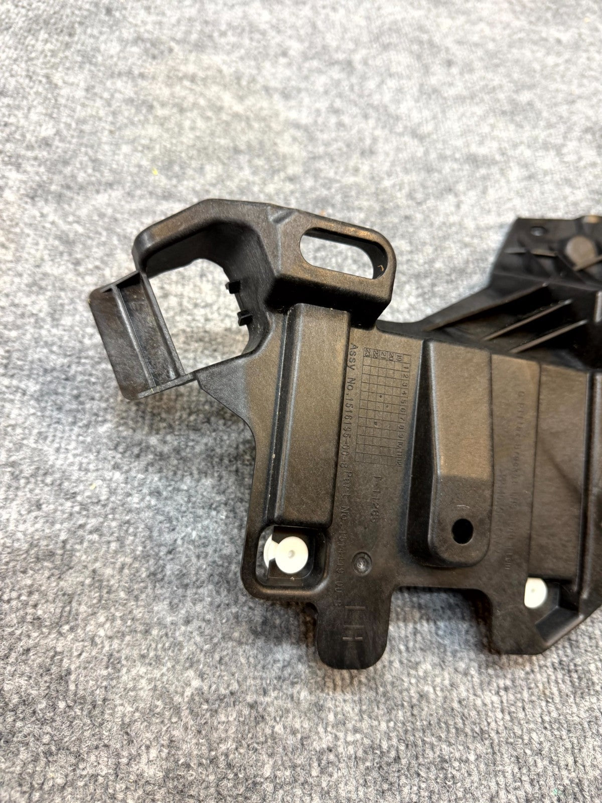 20-24 TESLA MODEL Y REAR LEFT SIDE C PILLAR SUPPORT BRACKET OEM, 1516195-00-B