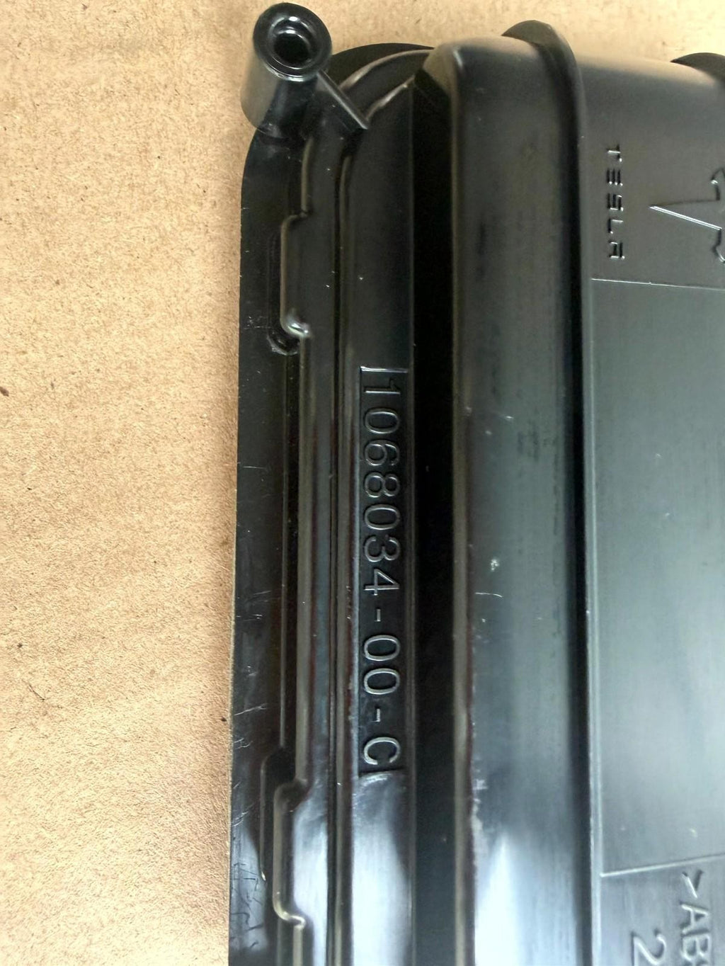 ♦️2016-2020 TESLA MODEL X REAR EXTERNAL AIR SHROUD VENT GRILLE OEM, 1068034-00-C