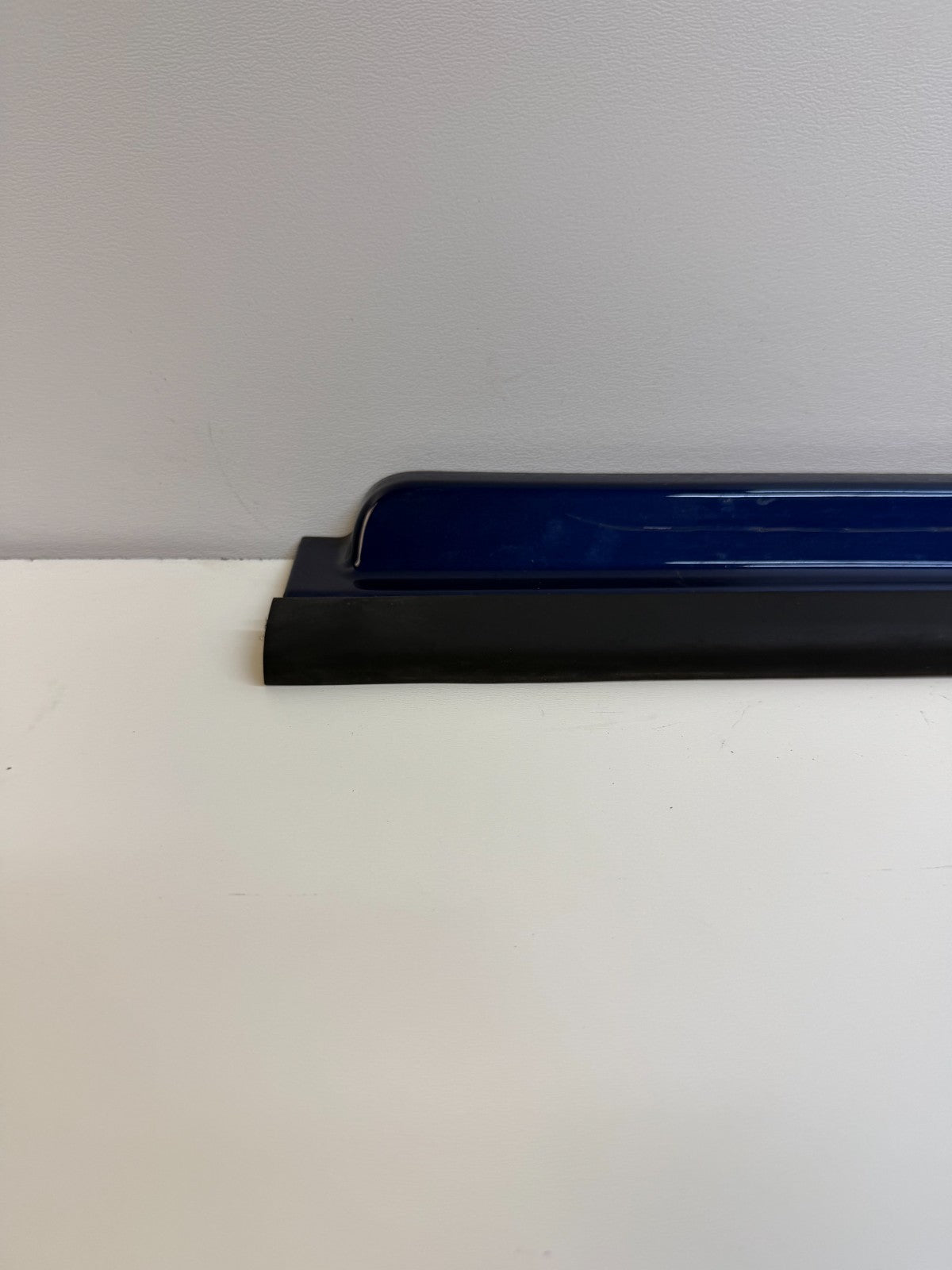 2012-25 Model S Passenger Rocker Skirt Molding Scuff Panel Right RH 1012217-00-F