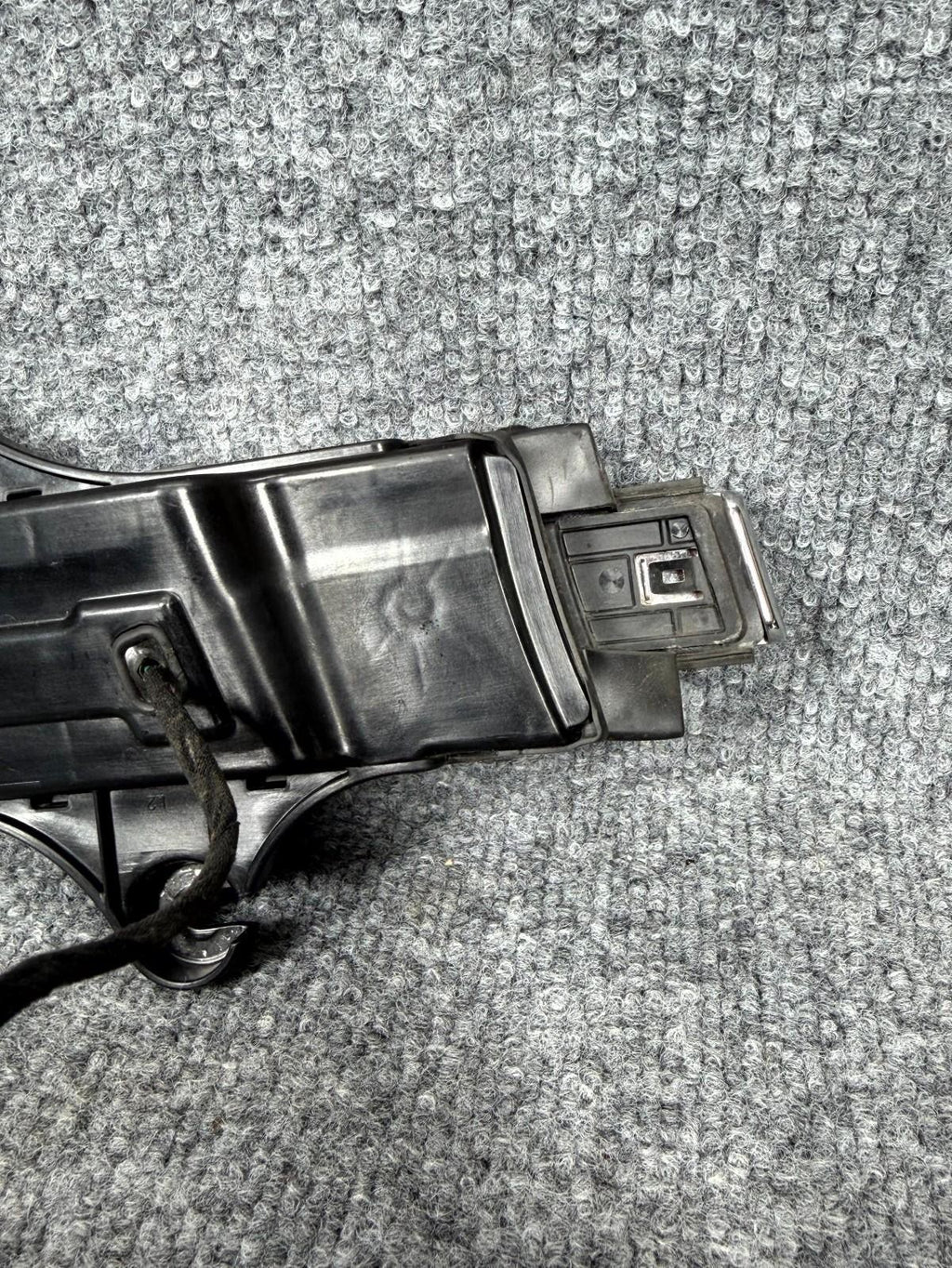 16-20 Tesla Model X Front Left Side Exterior Door Handle OEM, 1035418-00-E