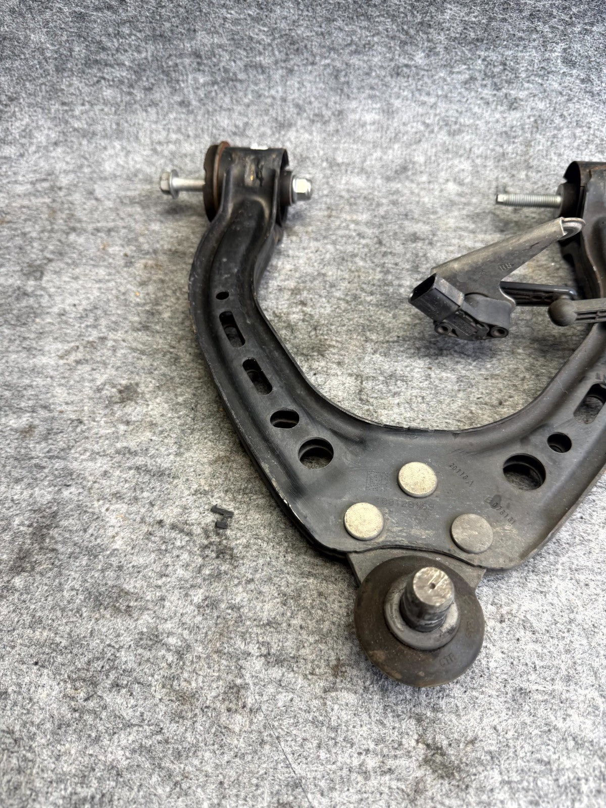 ♦️2012 - 2020 TESLA MODEL S FRONT RIGHT SIDE UPPER CONTROL ARM OEM, 1043966-00-A