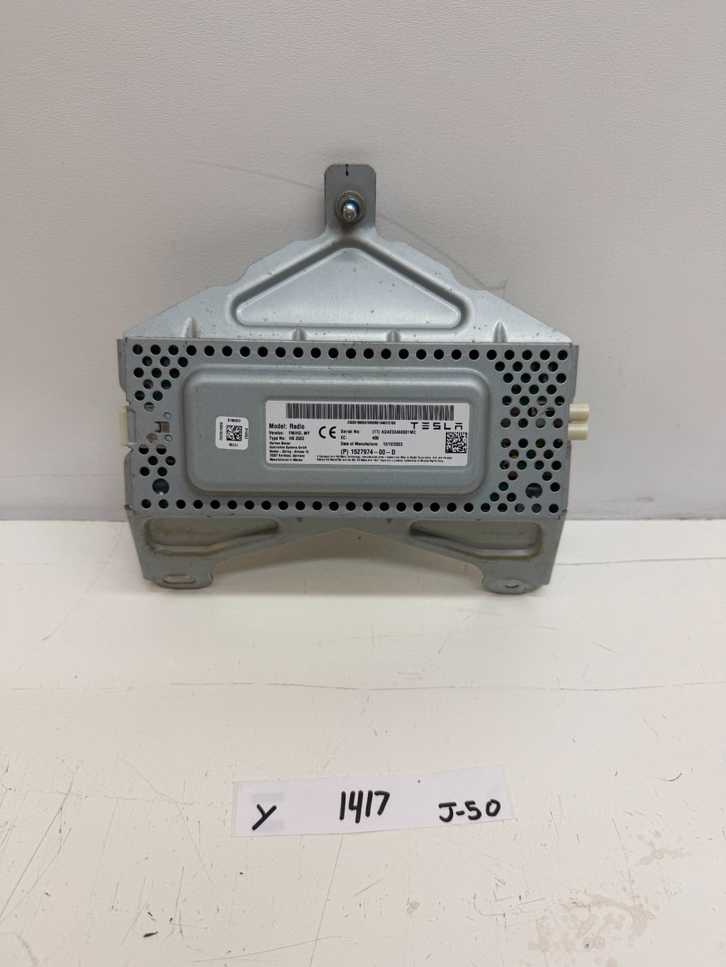 2020-2023 TESLA MODEL Y RADIO RECEIVER MODULE 1527974-00-D