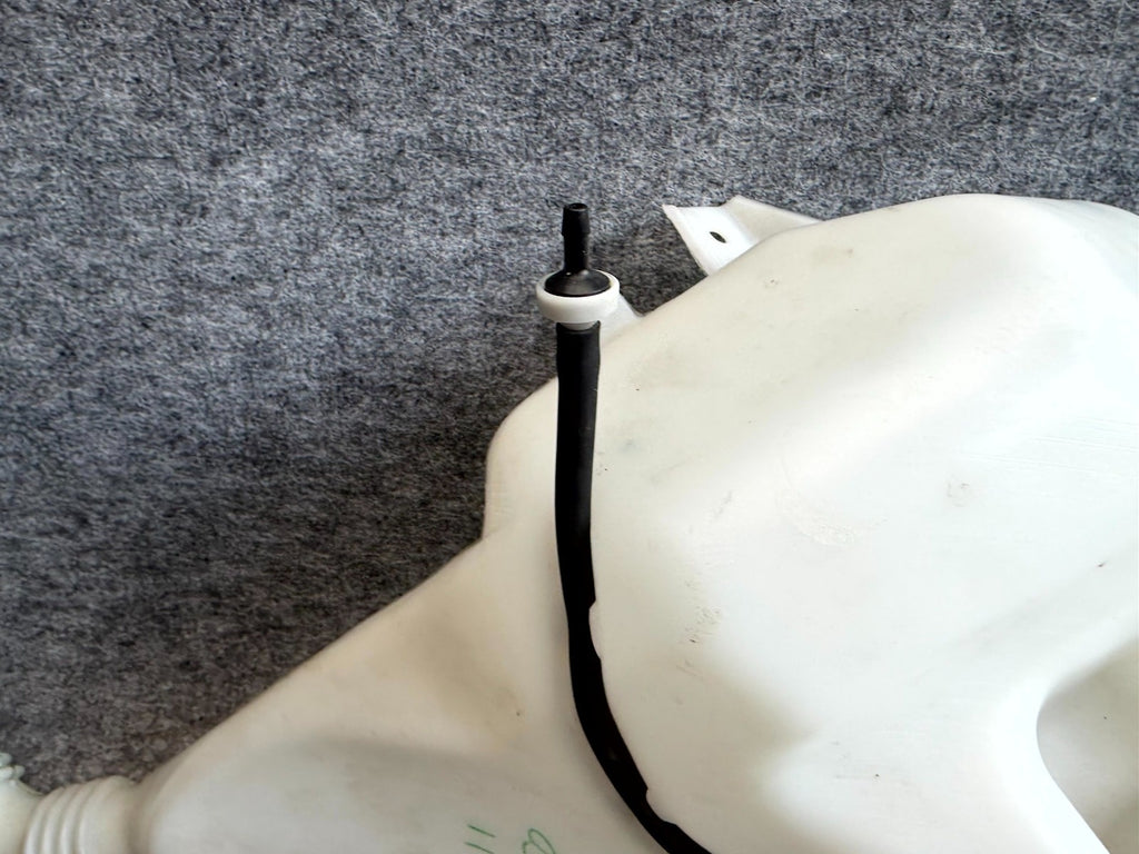♦️2012 - 2016 TESLA MODEL S WINDSHIELD WASHER RESERVOIR TANK OEM, 1005400-00-B