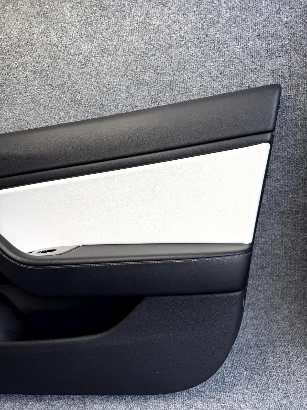 2017-2023 TESLA MODEL 3 FRONT RIGHT INTERIOR DOOR PANEL TRIM OEM, 1105094-00-D
