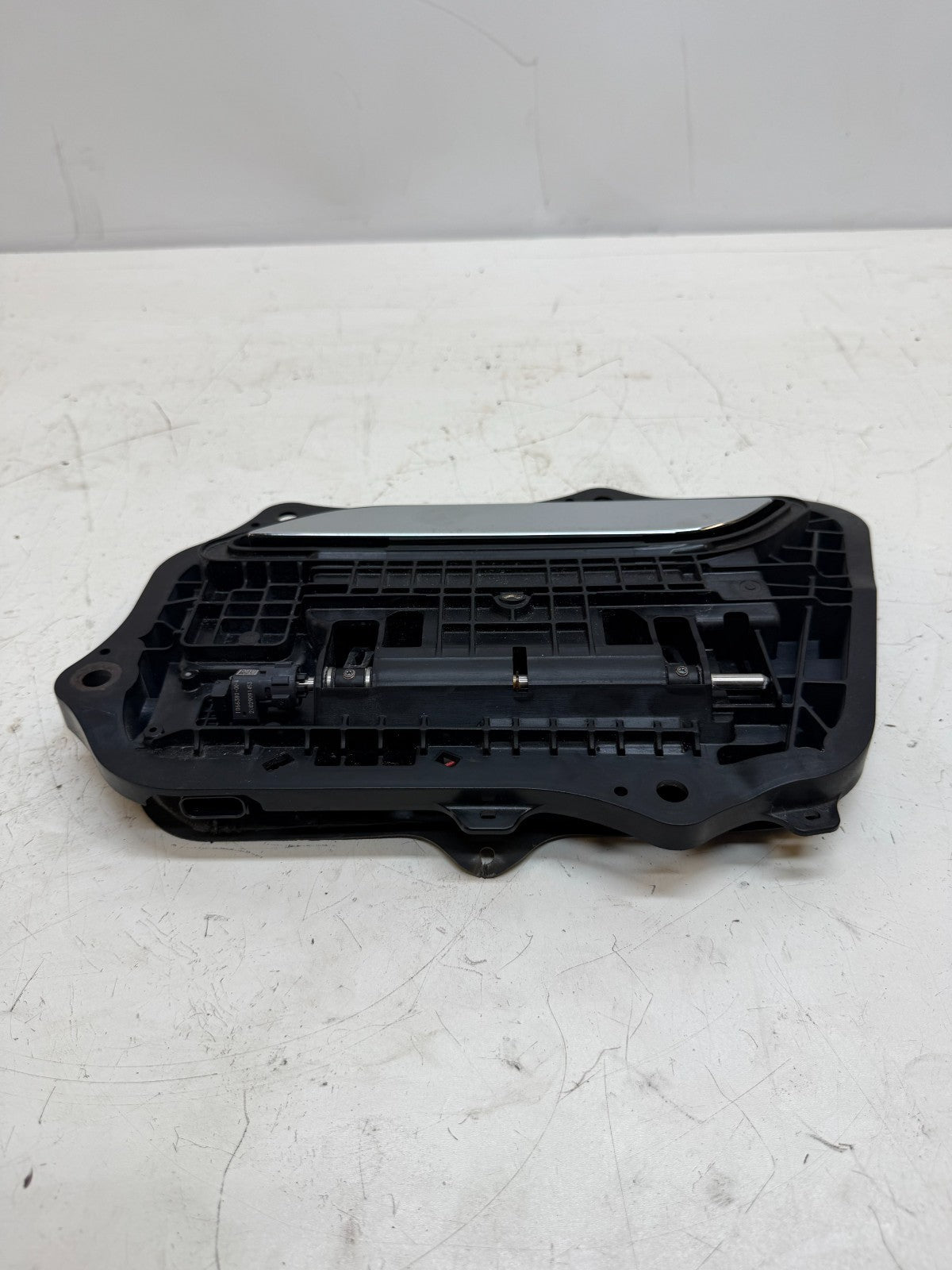 2016-2020 Tesla Model S Front Left Driver Side Exterior Door Handle