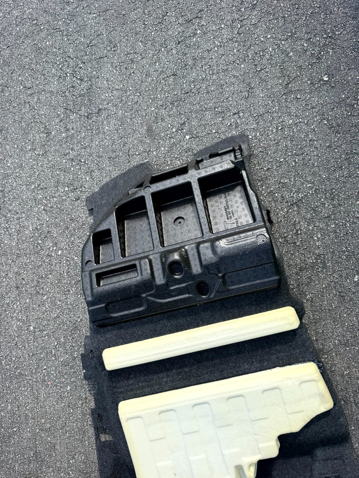 17-23 TESLA MODEL 3 FRONT RIGHT SIDE FLOOR CARPET COVER LINER OEM, 1127284-00-H