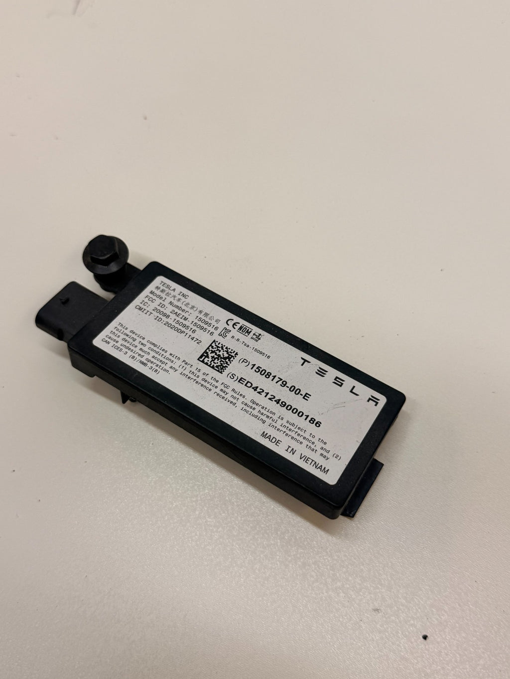 2020-2024 Tesla Model Y MY Rear Bluetooth Antenna Module OEM 1508179-00-E