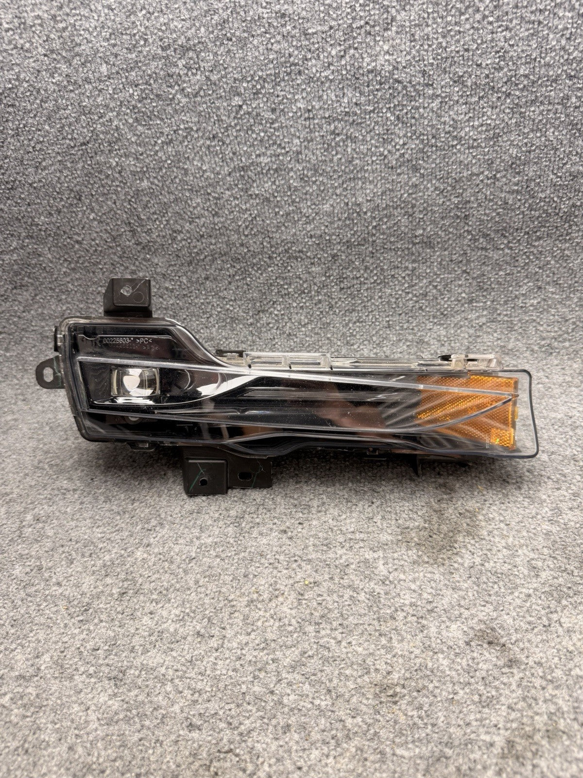 DAMAGED‼️ 20-23 Tesla 3-Y RIGHT Passenger OEM Fog Light Facia Lamp 1507931-00-C