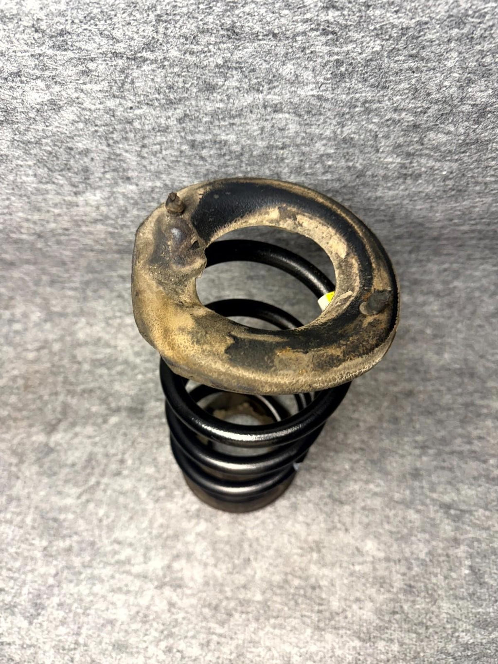 ♦️2017 - 2023 TESLA MODEL 3 REAR LEFT & RIGHT COIL SPRING OEM, 1044472-00-G