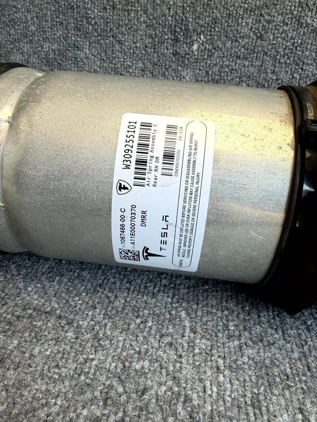 2016 – 2020 TESLA MODEL S REAR RIGHT SIDE AIR SPRING SHOCK OEM, 1067466-00-C
