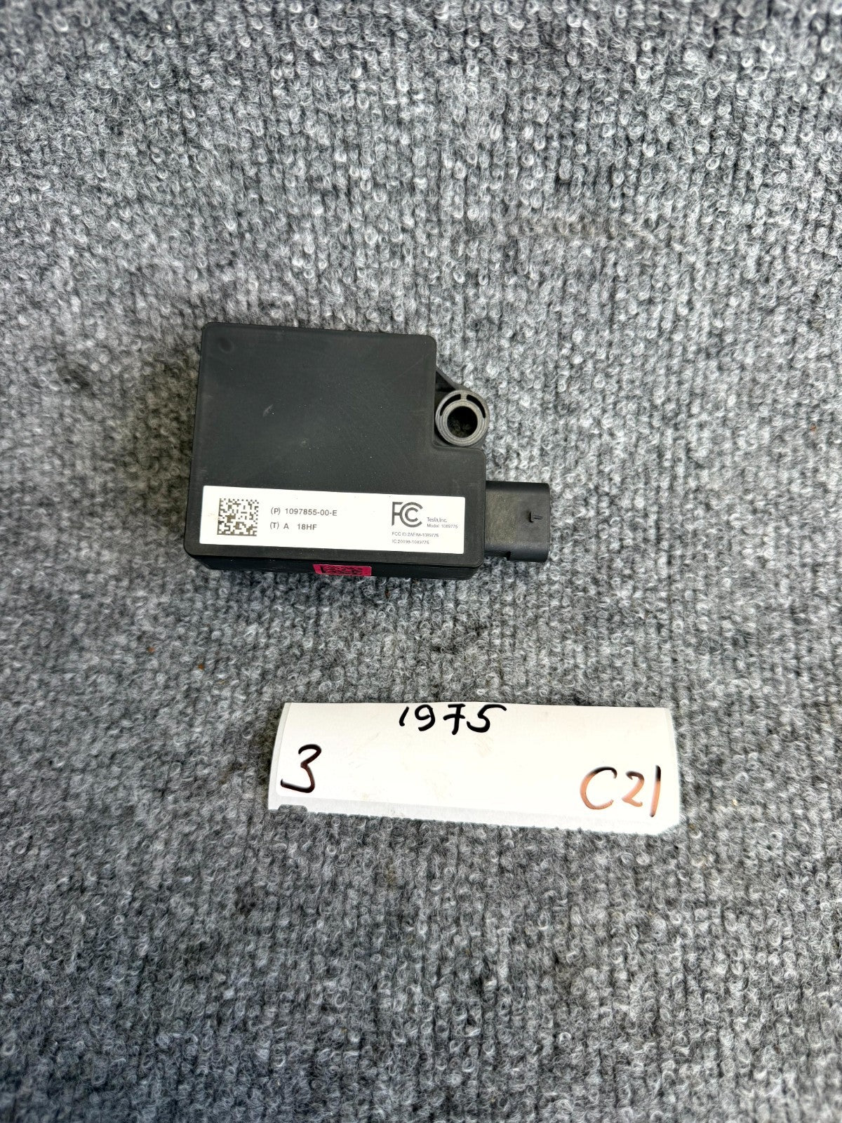 2017 – 2023 TESLA MODEL 3 REAR BUMPER BODY CONTROL MODULE BCM OEM, 1097855-00-E