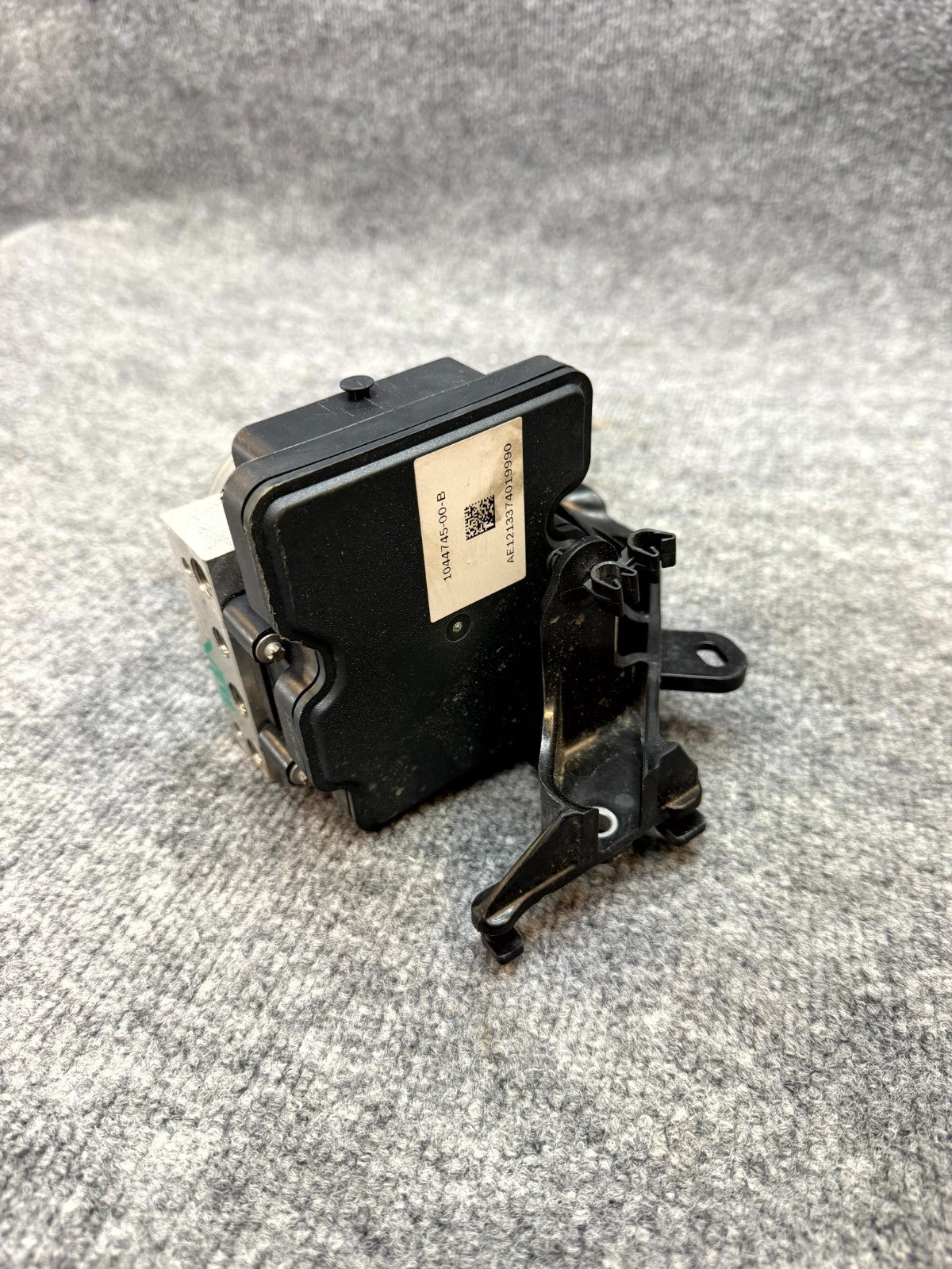 2020-2024 TESLA MODEL Y ABS ANTI LOCK BRAKE PUMP MODULE UNIT OEM, 1044745-00-B