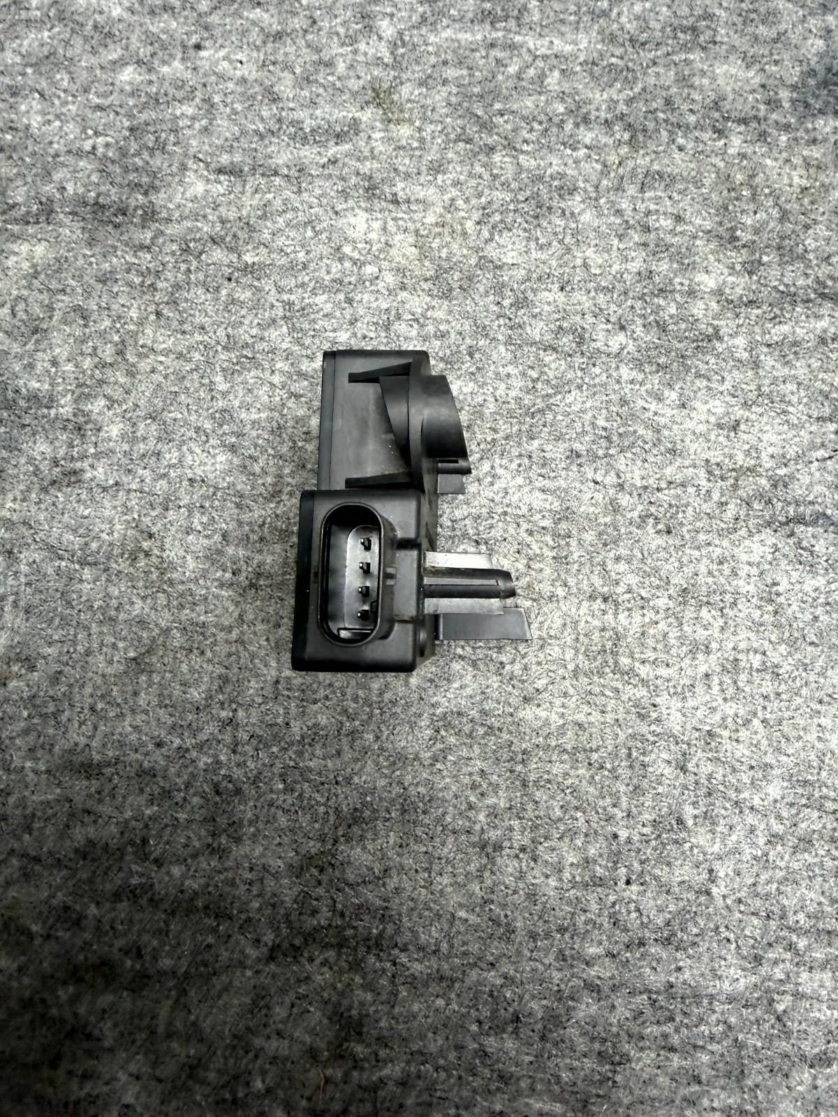♦️2017 - 2023 TESLA MODEL 3 REAR BUMPER BODY CONTROL MODULE OEM, 1097855-00-H