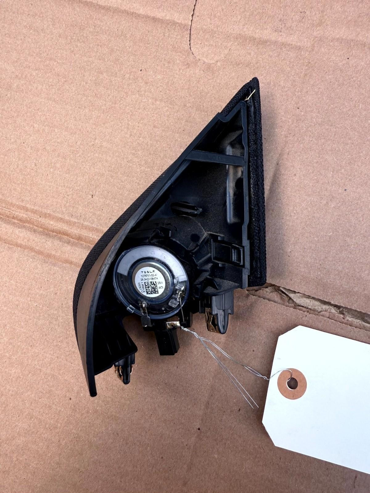 17-23 Tesla Model 3 Front Left Door Window Corner Tweeter Cover OEM,109565700F