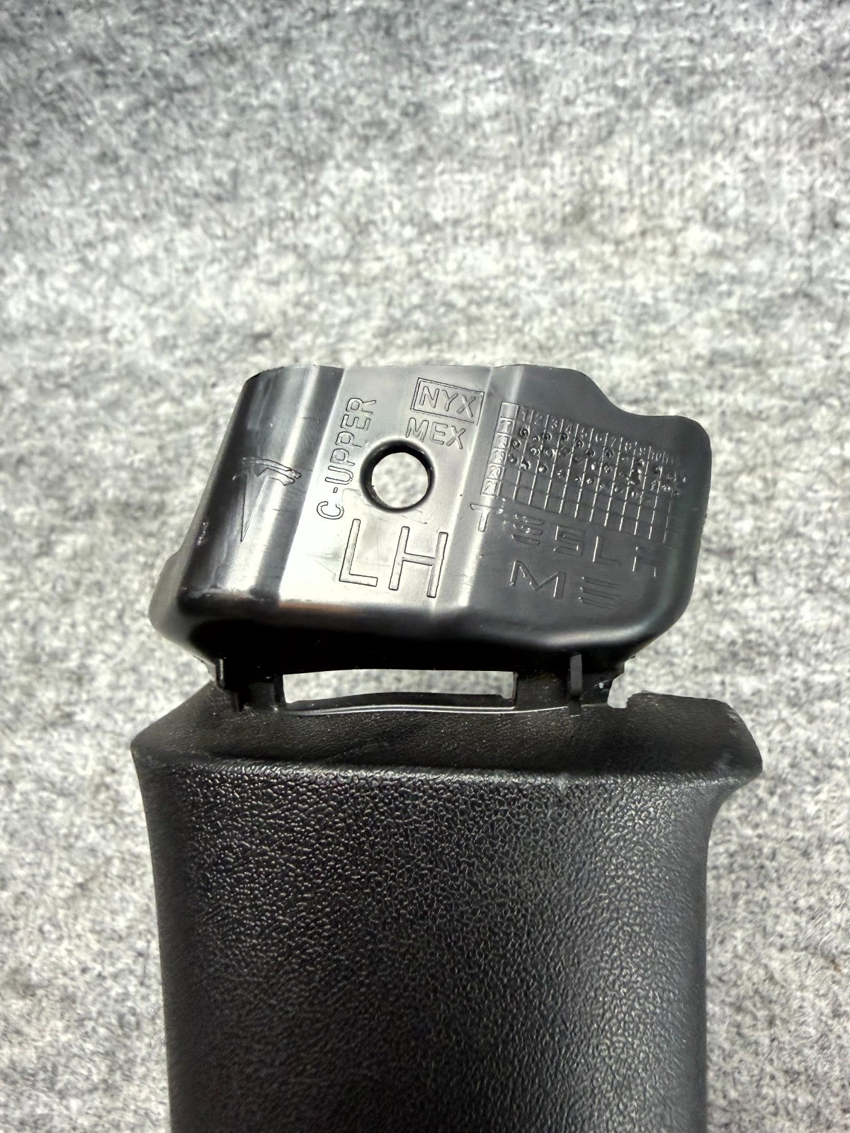 ♦️17–23 TESLA MODEL 3 REAR LEFT SIDE UPPER C PILLAR COVER TRIM OEM, 1086273-00-G