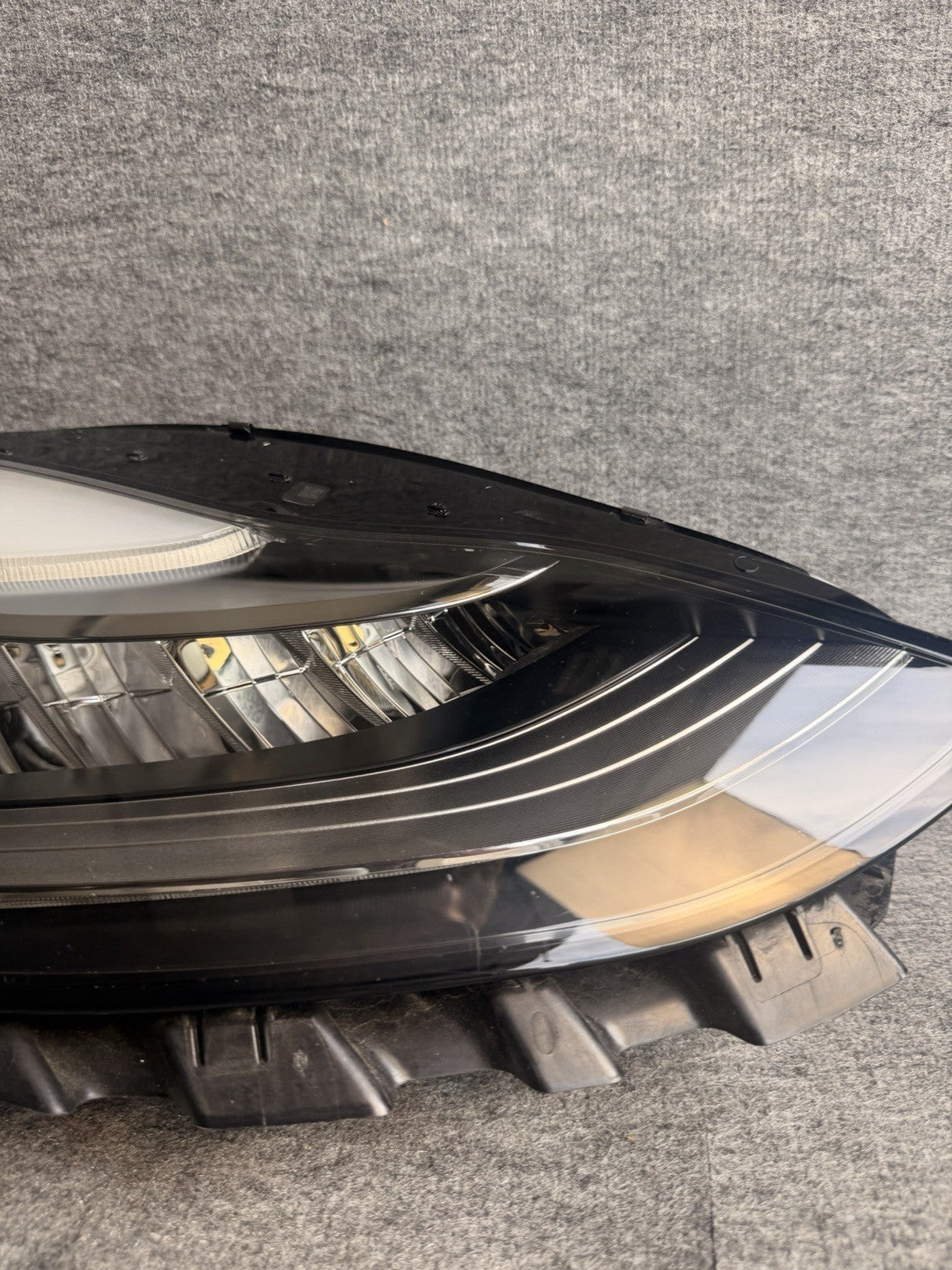 2017-2024 Tesla Model 3/Y Right Passenger Headlight LED OEM 1077372-00-L