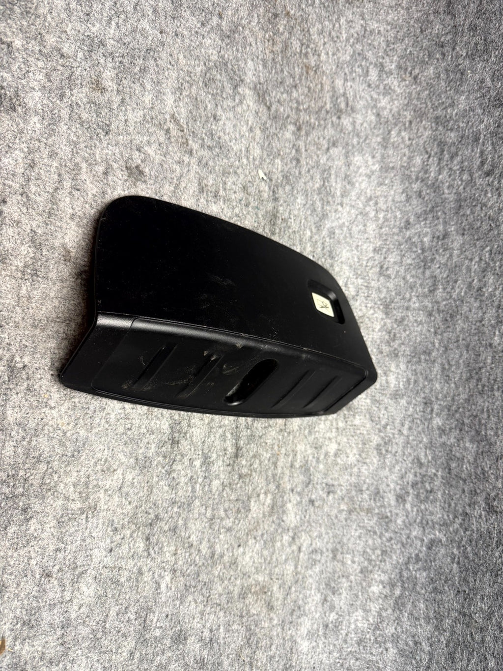 ♦️17–23 TESLA MODEL 3 FRONT FRUNK CLOSE OUT PANEL HOOD LATCH COVER OEM 109585800