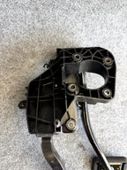 2017-2023 TESLA MODEL 3 ACCELERATOR & BRAKE PEDAL SET ASSEMBLY OEM, 1044691-00-D