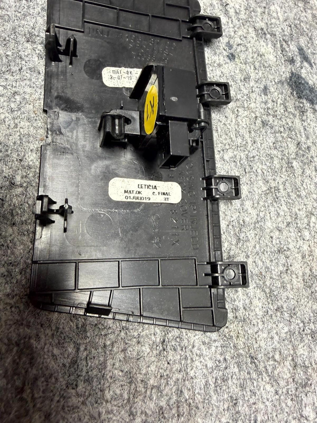 ♦️17-20 TESLA MODEL 3 DISPLAY COVER TRIM W/INTERIOR SENSOR OEM, 1105487-00-F