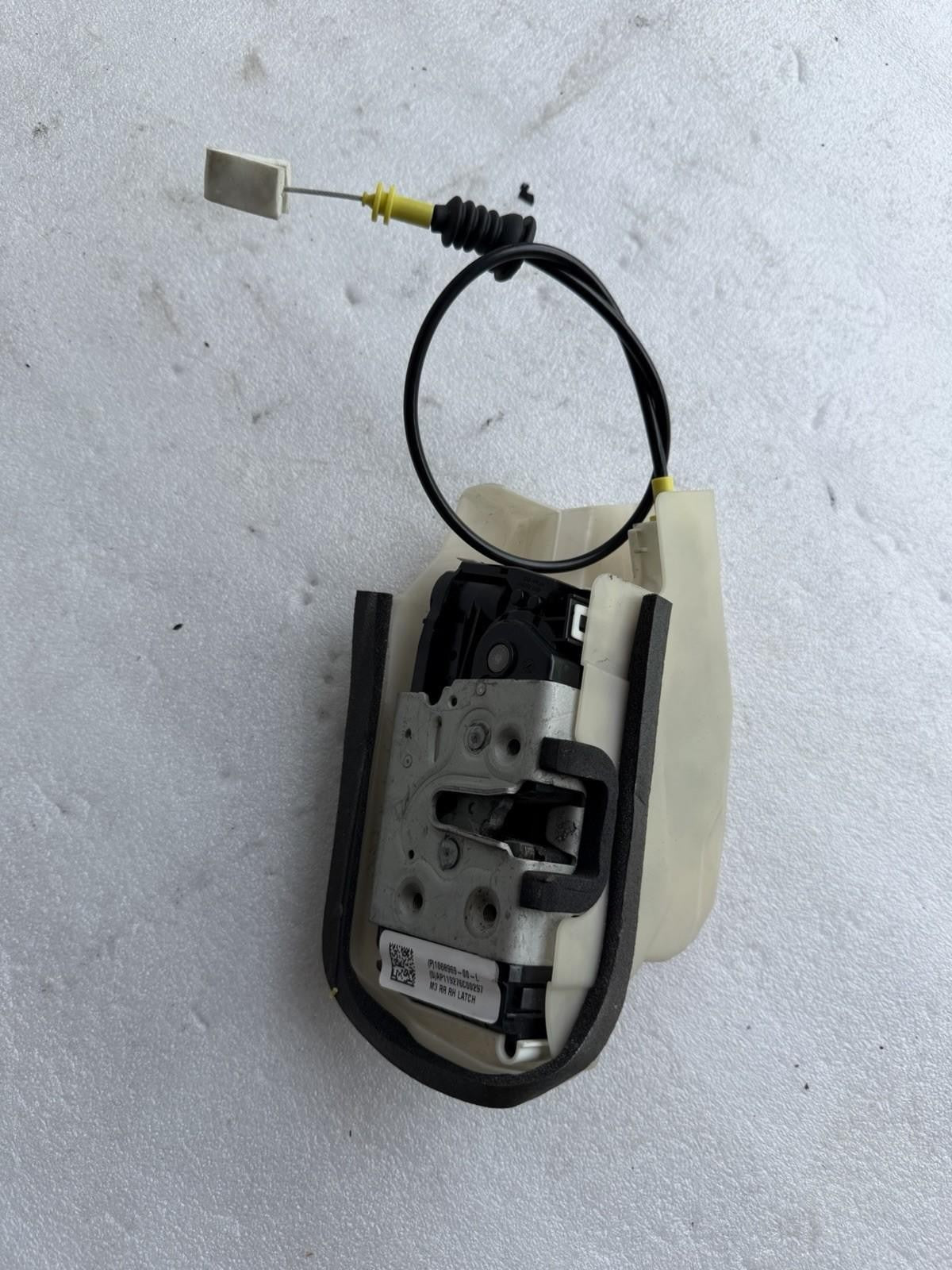 ♦️2017 - 2023 TESLA MODEL 3 REAR RIGHT DOOR LATCH LOCK ACTUATOR OEM, 106896900L